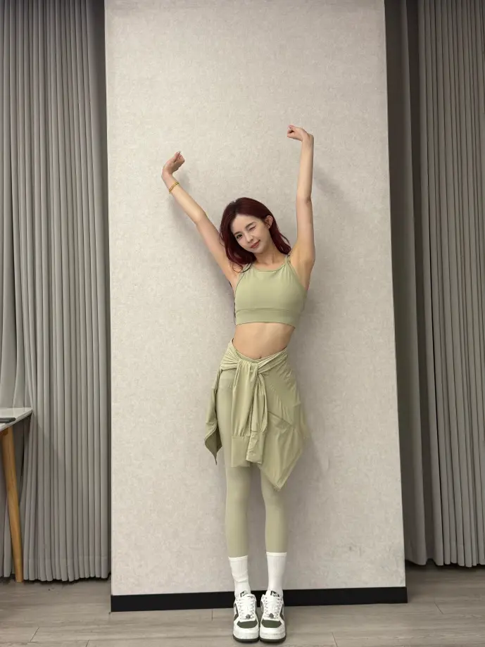 手机万年历界面